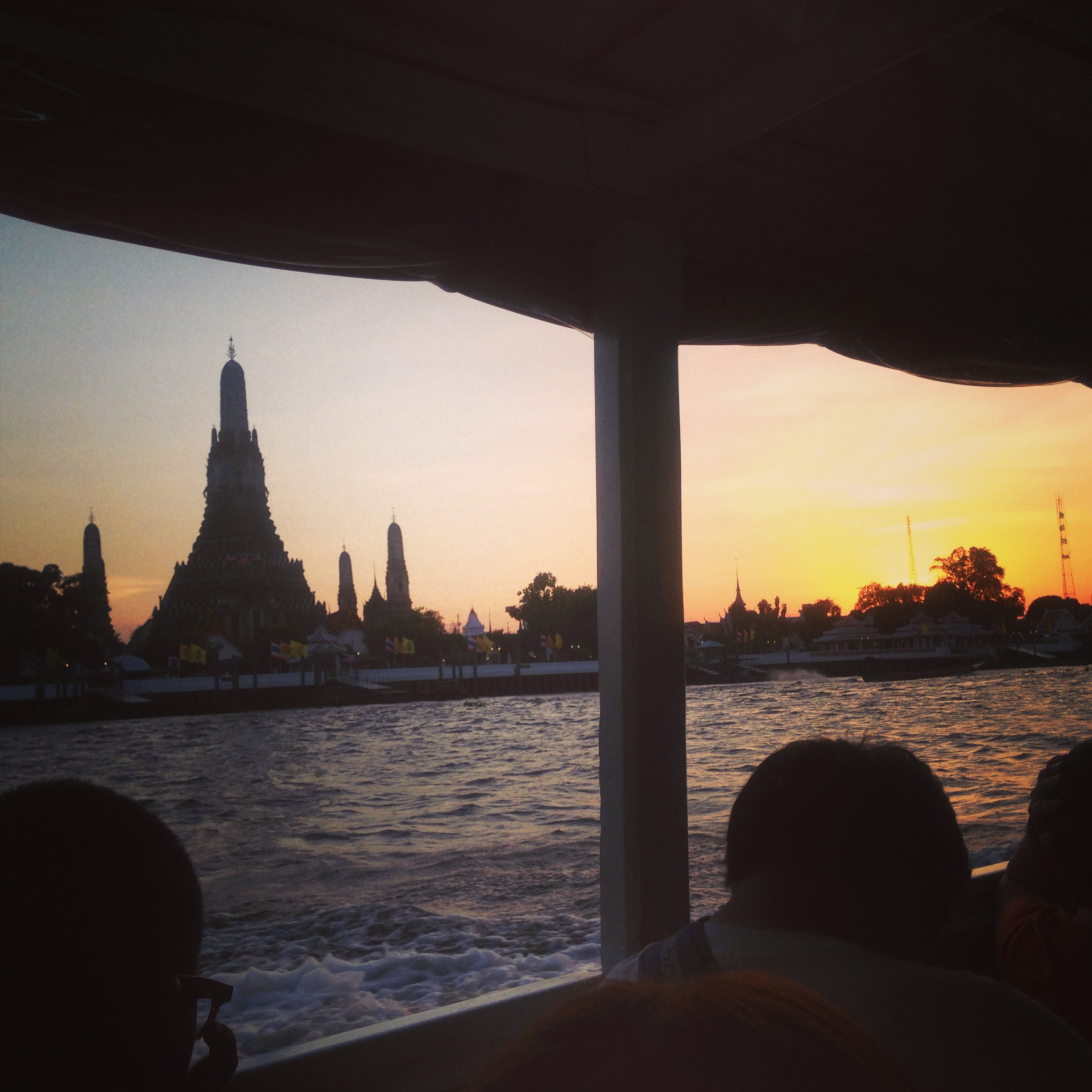 はじめての海外ひとり旅なら